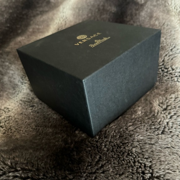 Versace Snow Globe - Picture 5 of 7